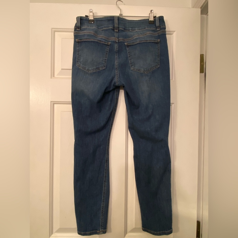 Refuge Ripped Jeans - Picture 2 of 3